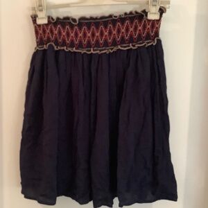 Alya skirt with cute stretch waist band.  Size M
